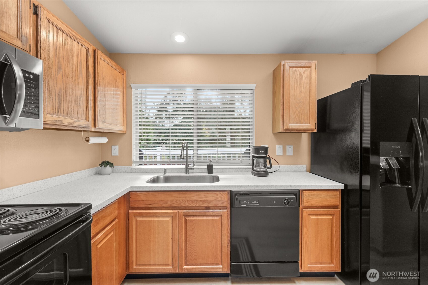 24941 13th Place S, Des Moines, WA 98198