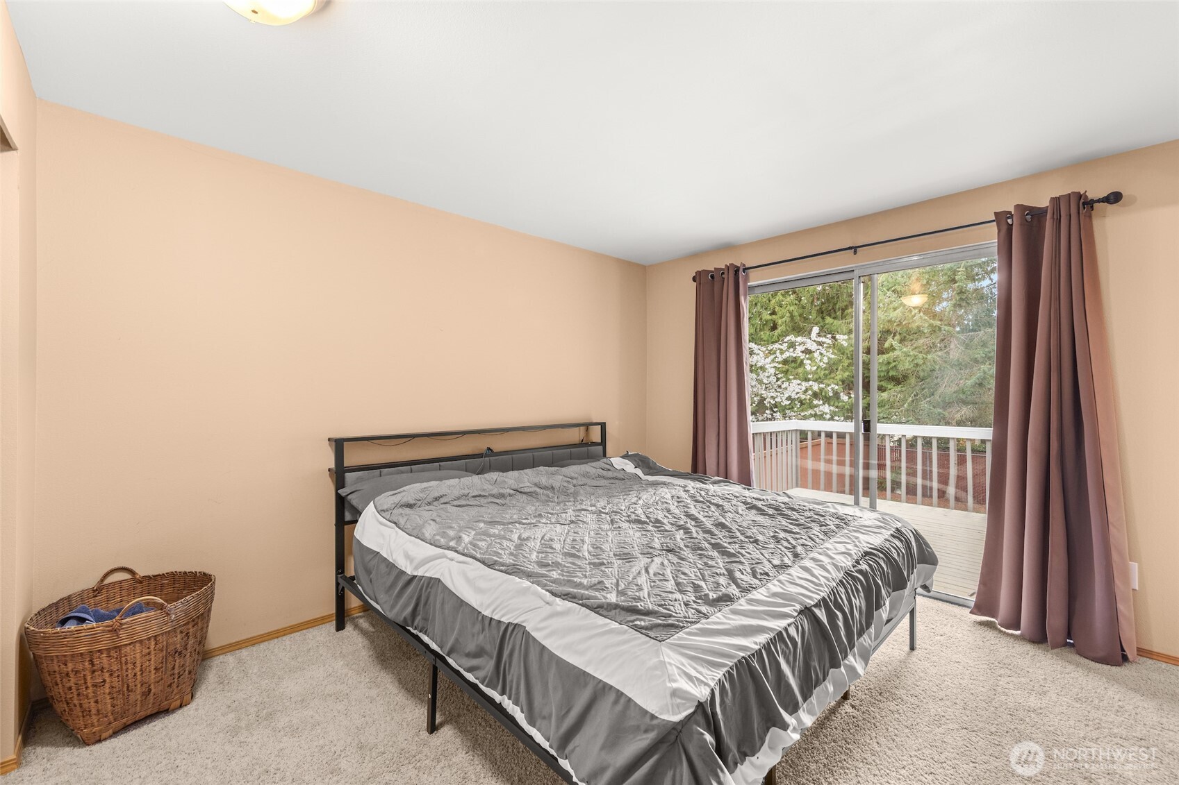 24941 13th Place S, Des Moines, WA 98198
