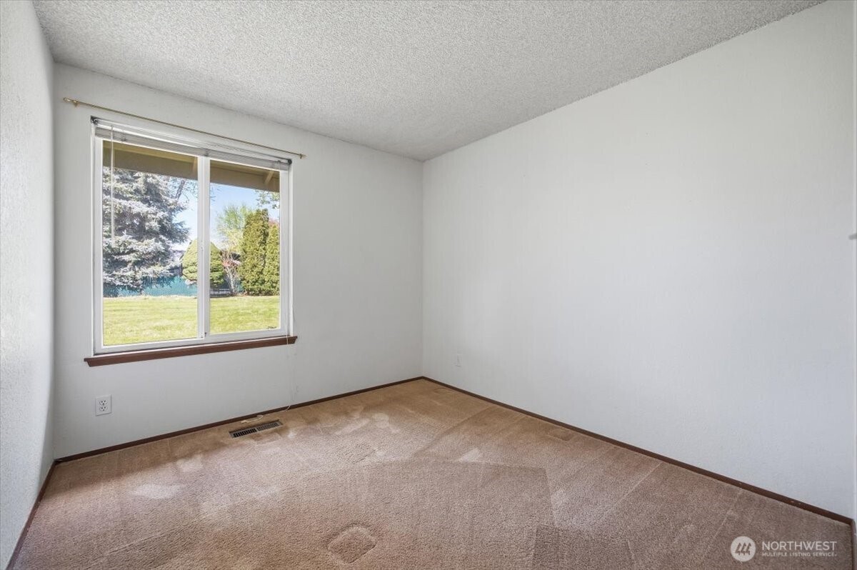 3621 W Pearl St , Pasco, WA 99301