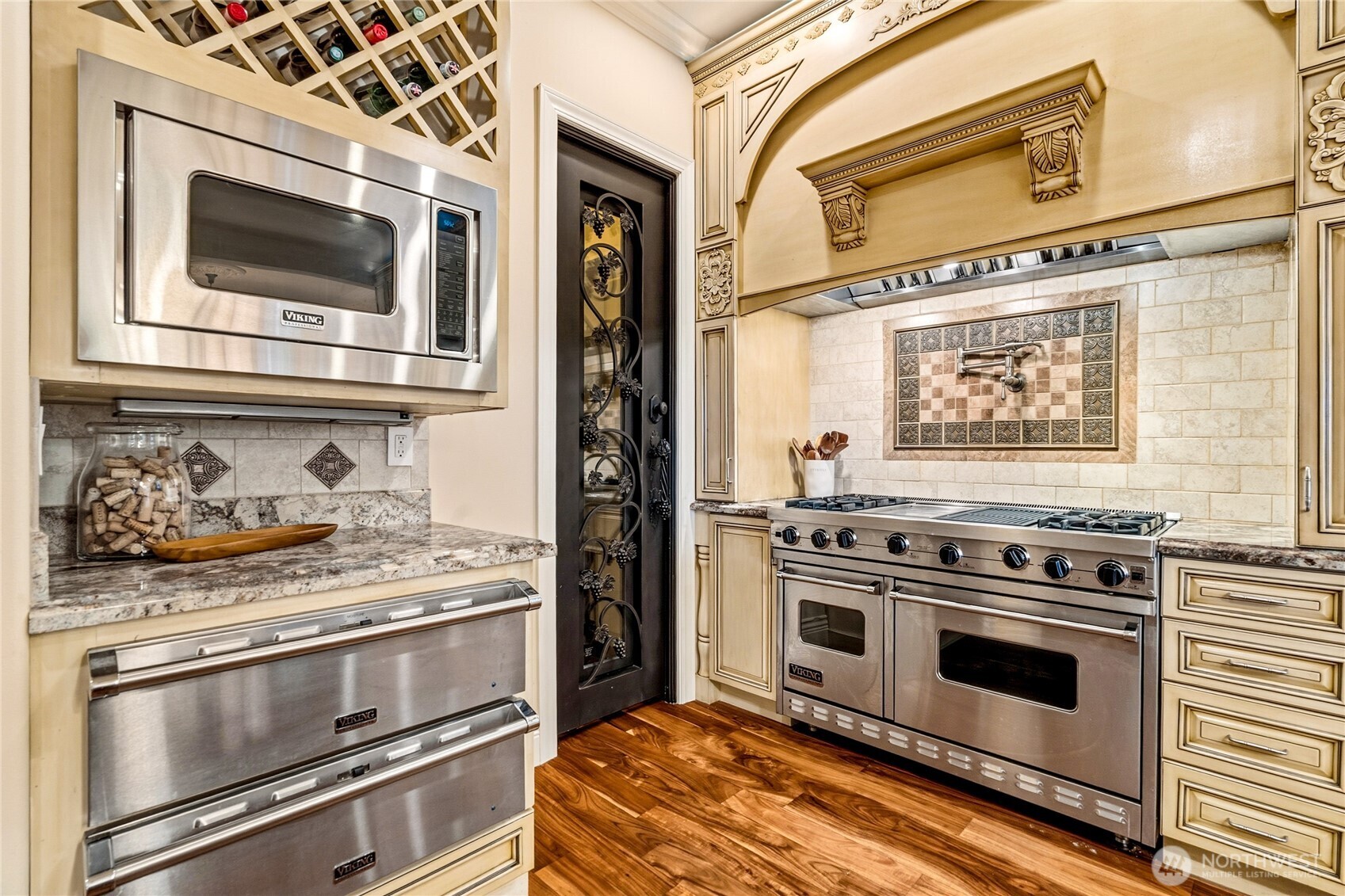 2727 101st Place NE, Bellevue, WA 98004