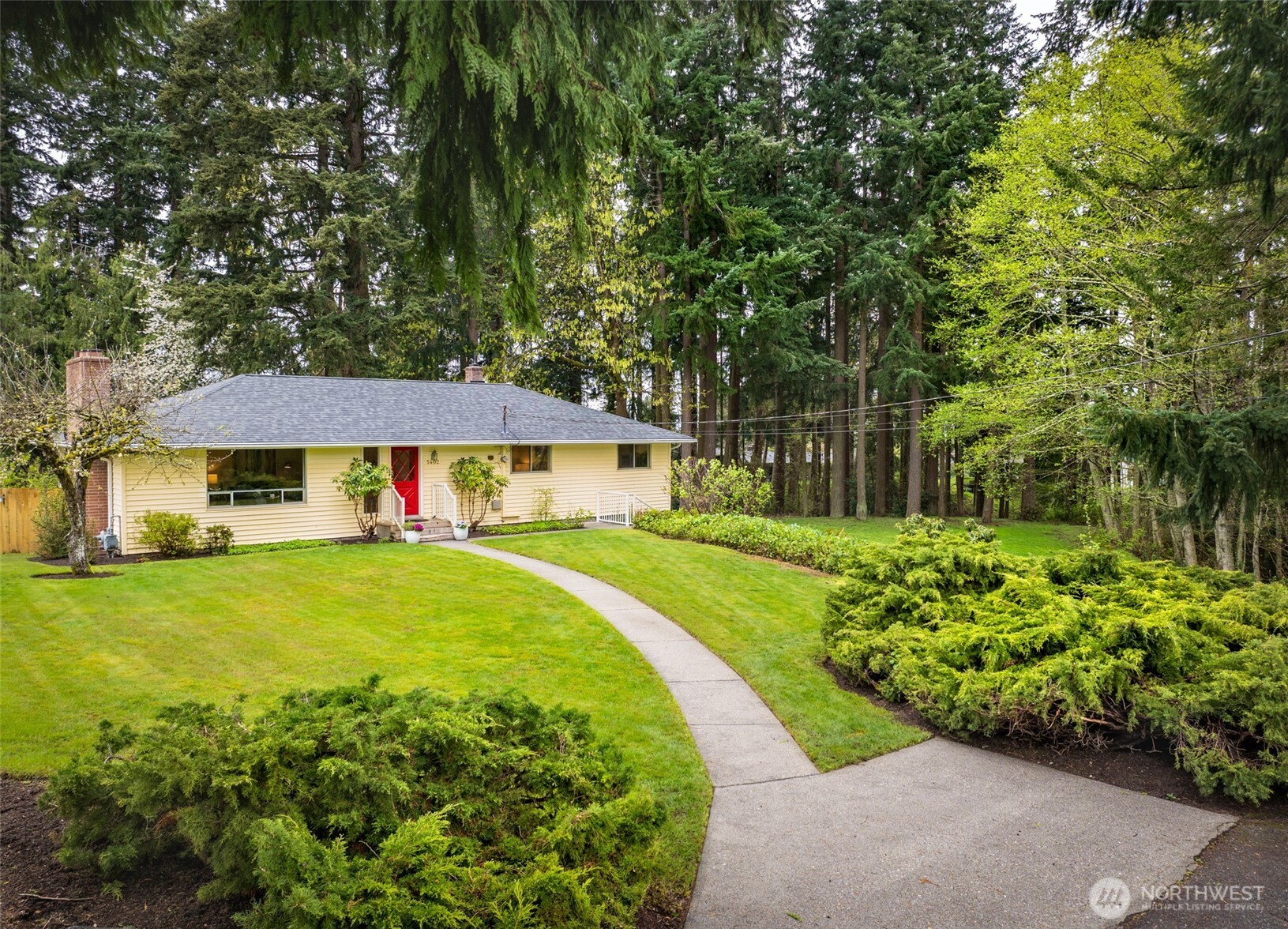 5402 West Drive , Everett, WA 98203
