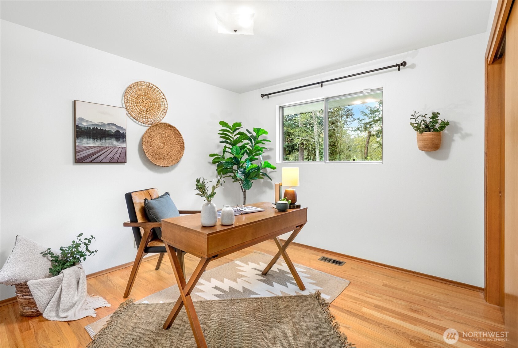 5402 West Drive , Everett, WA 98203