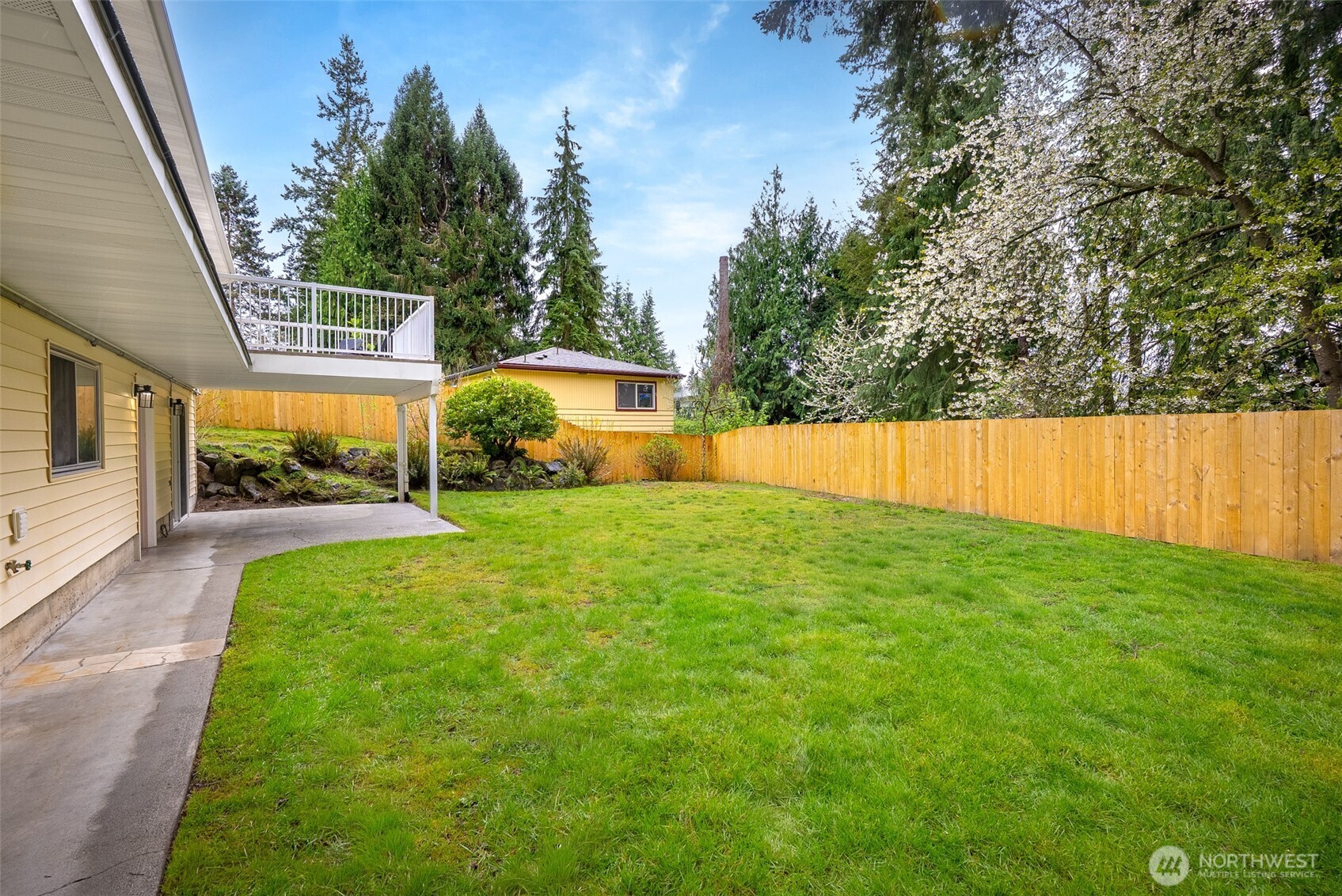 5402 West Drive , Everett, WA 98203