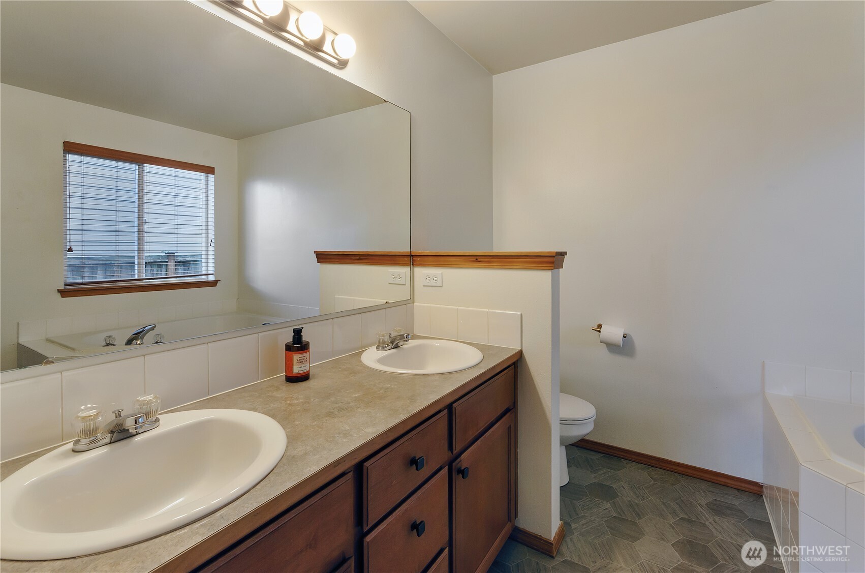 9114 Canal Road SE, Yelm, WA 98597