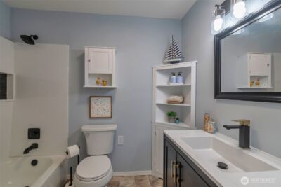 19115 Ballinger Way NE #102, Lake Forest Park, WA 98155 - Photo 16