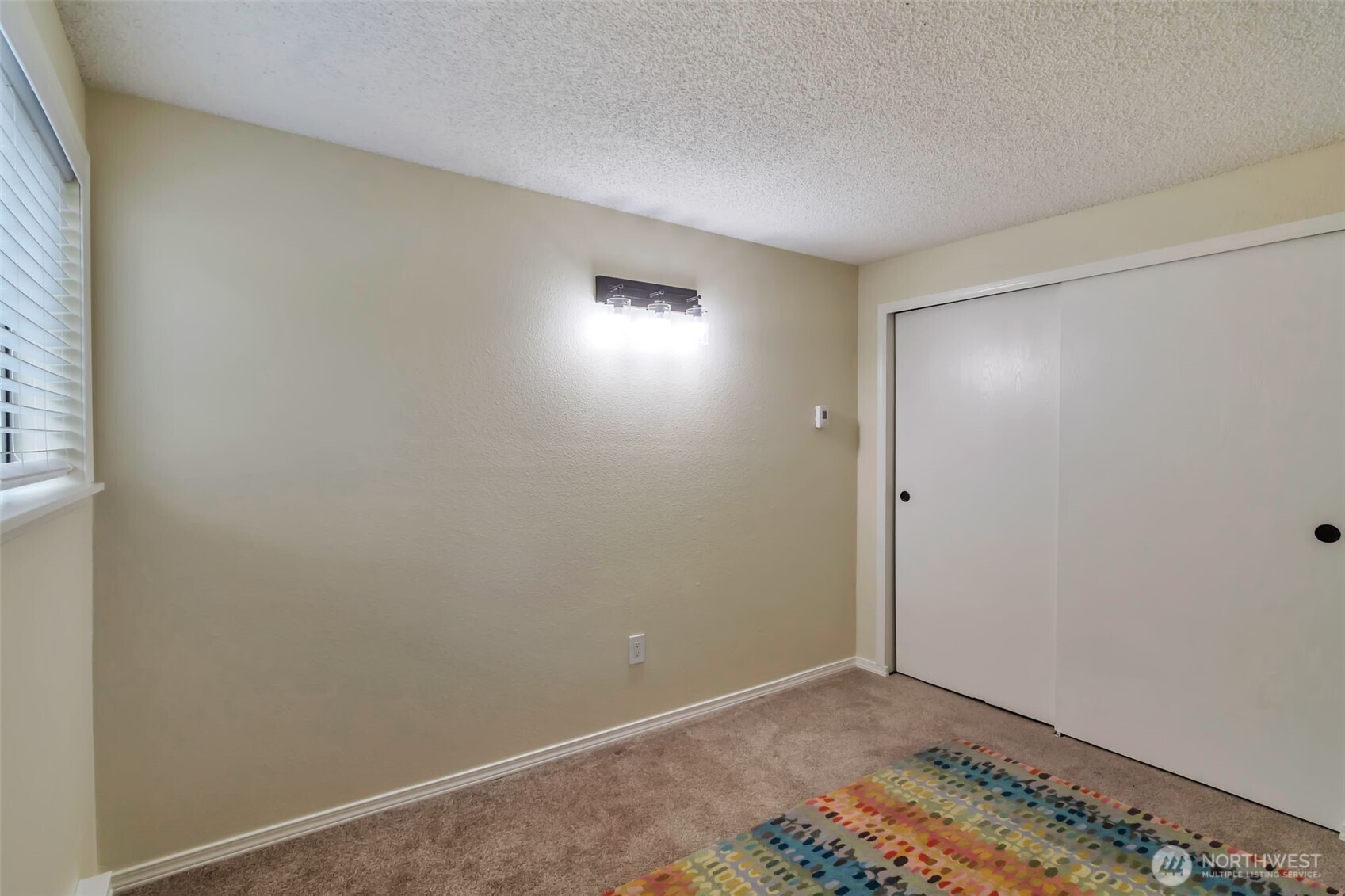 19115 Ballinger Way NE #102, Lake Forest Park, WA 98155