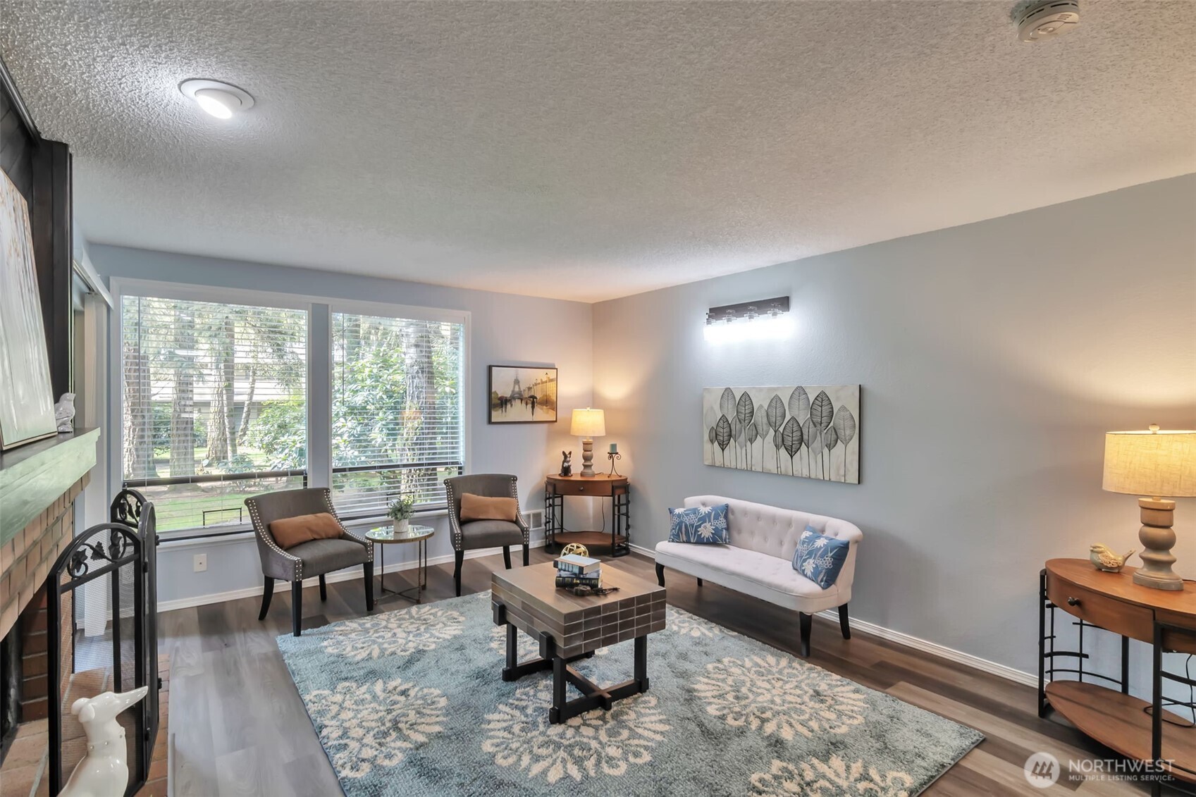 19115 Ballinger Way NE #102, Lake Forest Park, WA 98155