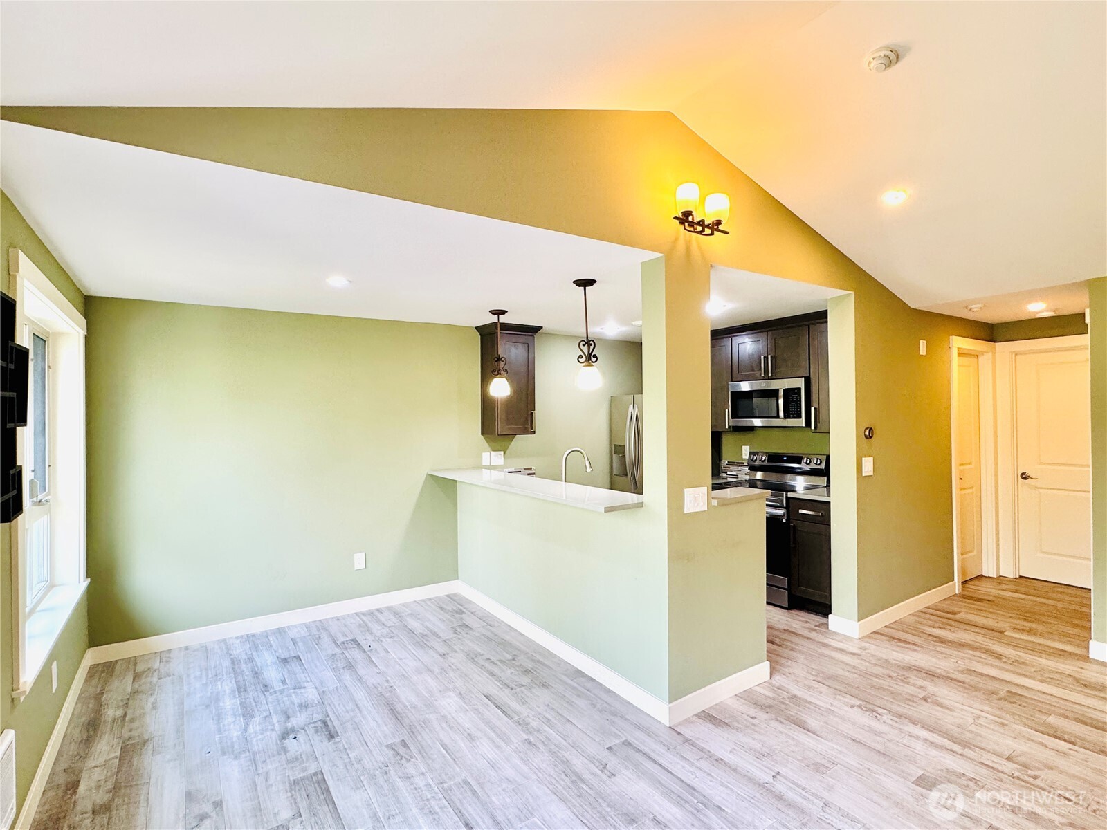 15291 NE 82nd Street #302, Redmond, WA 98052