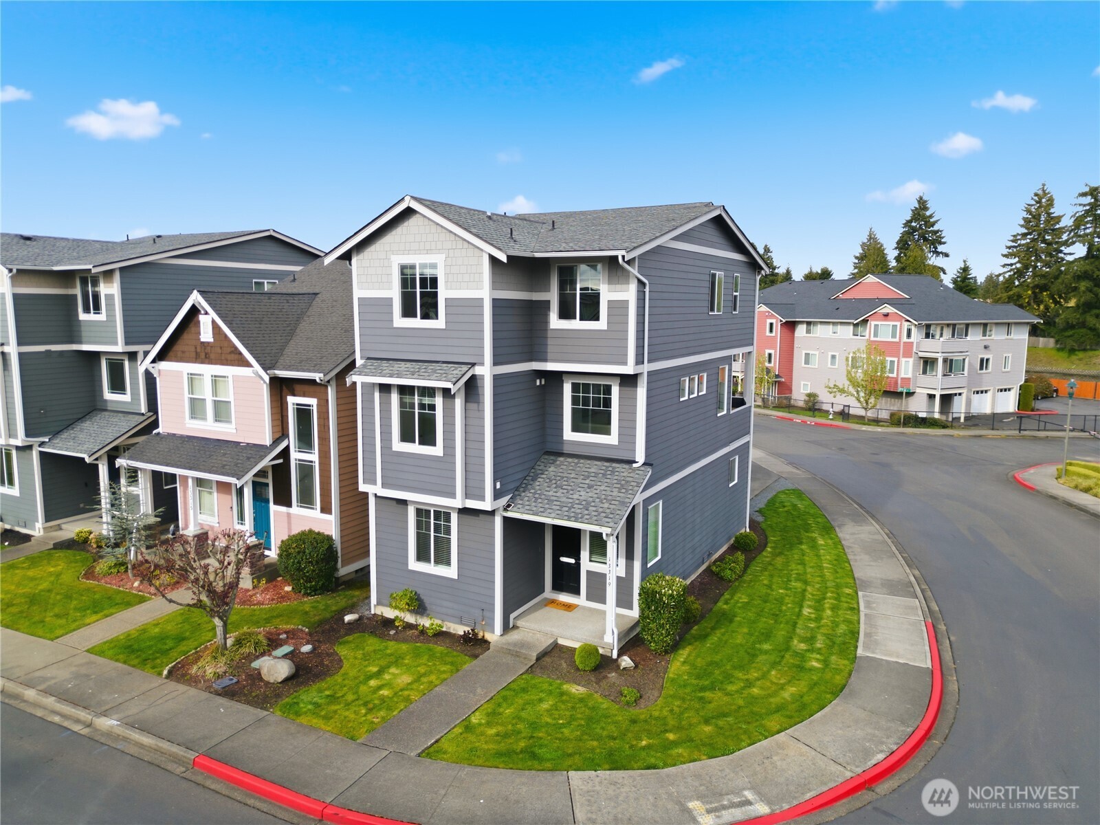 13319 96th Avenue Ct E, Puyallup, WA 98373