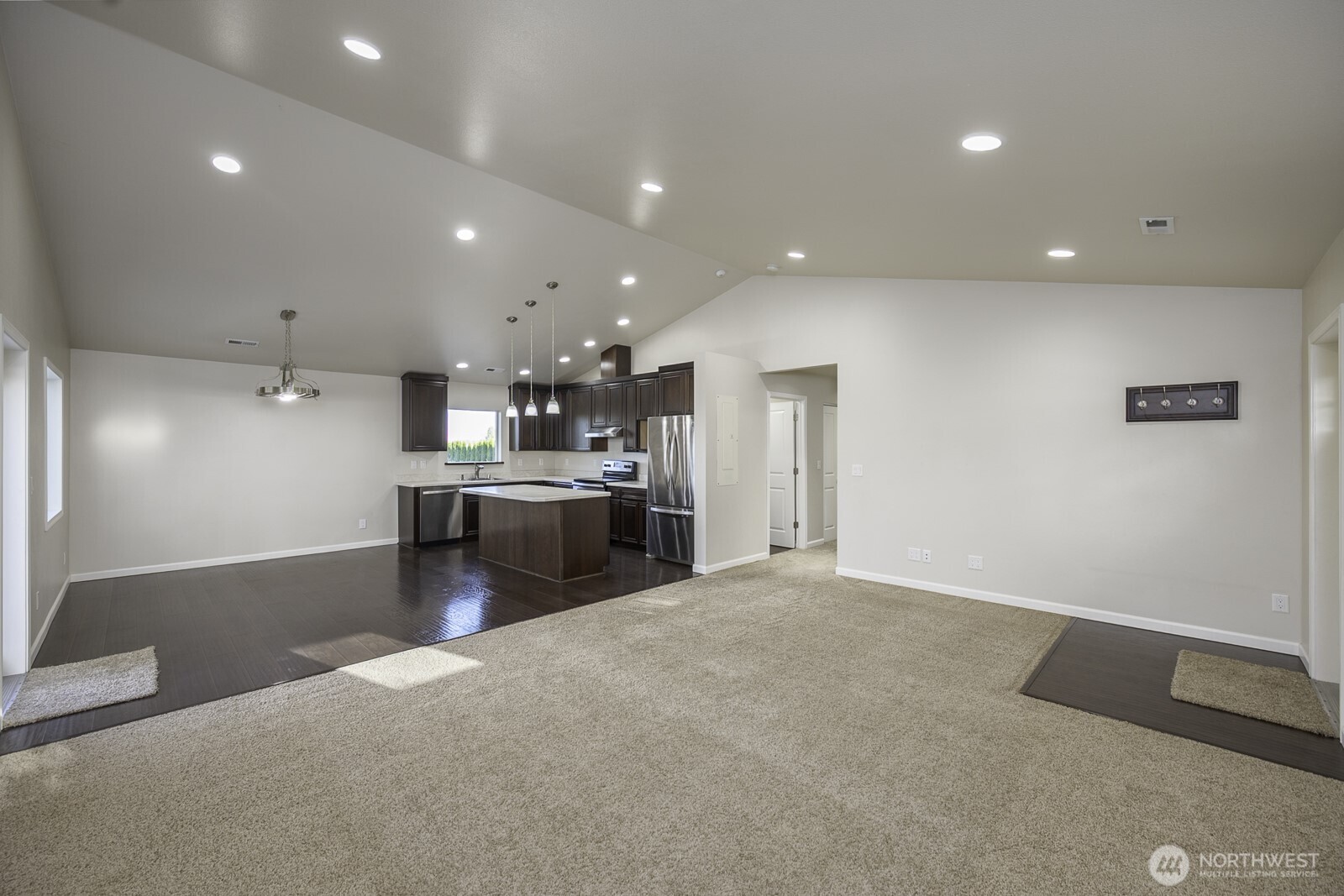 2143 NE Valley Road , Moses Lake, WA 98837