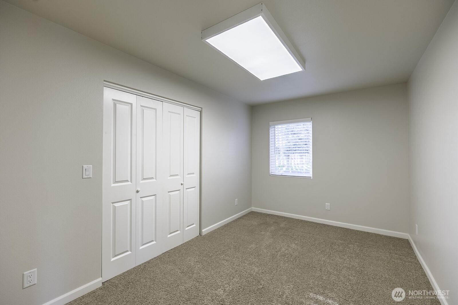 2143 NE Valley Road , Moses Lake, WA 98837