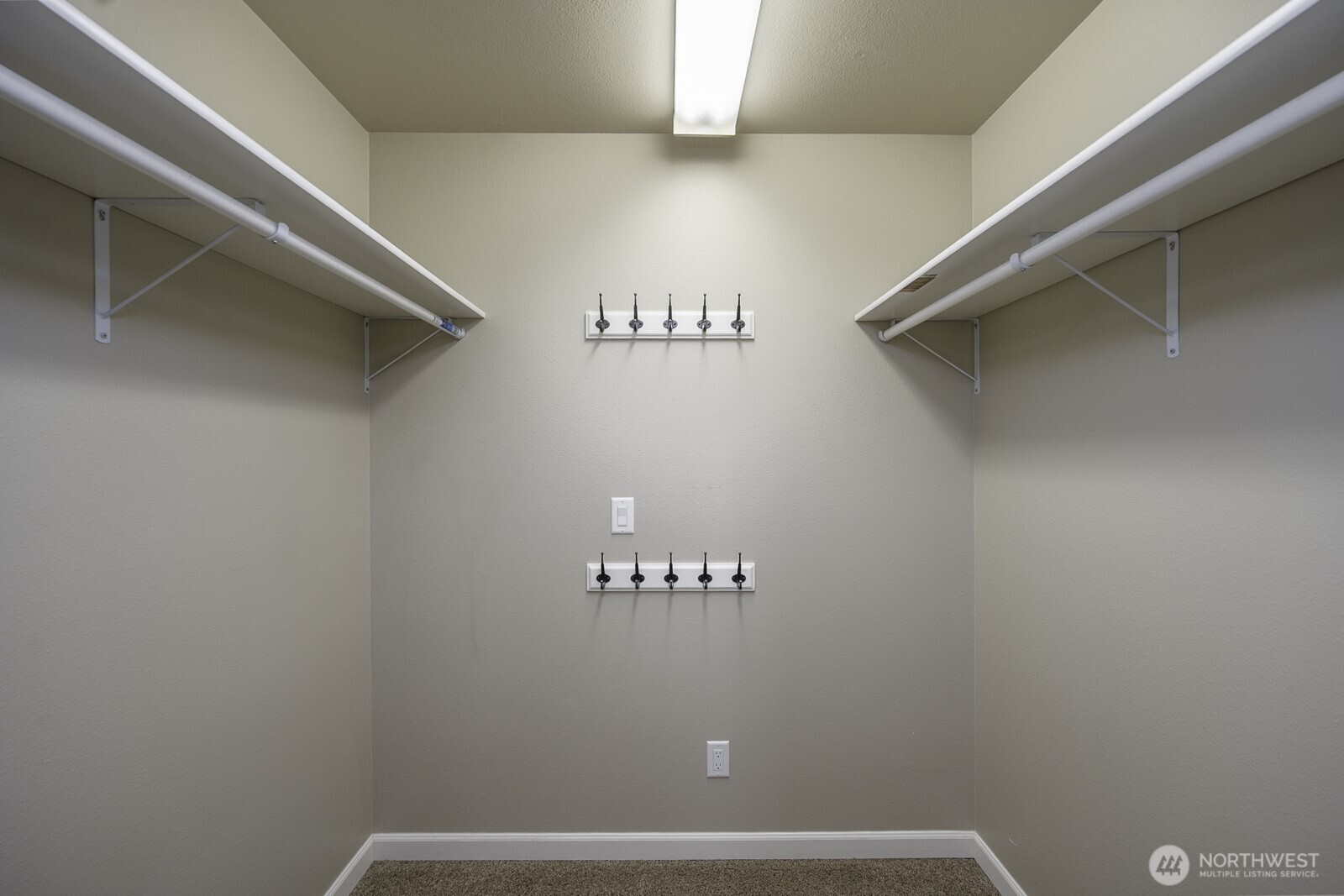 2143 NE Valley Road , Moses Lake, WA 98837
