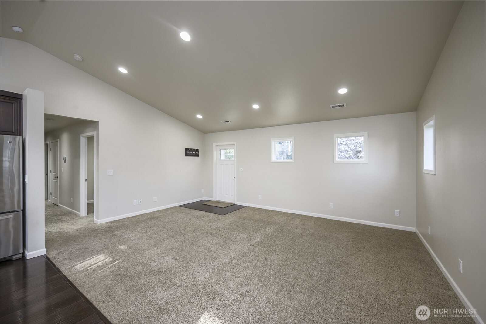 2143 NE Valley Road , Moses Lake, WA 98837