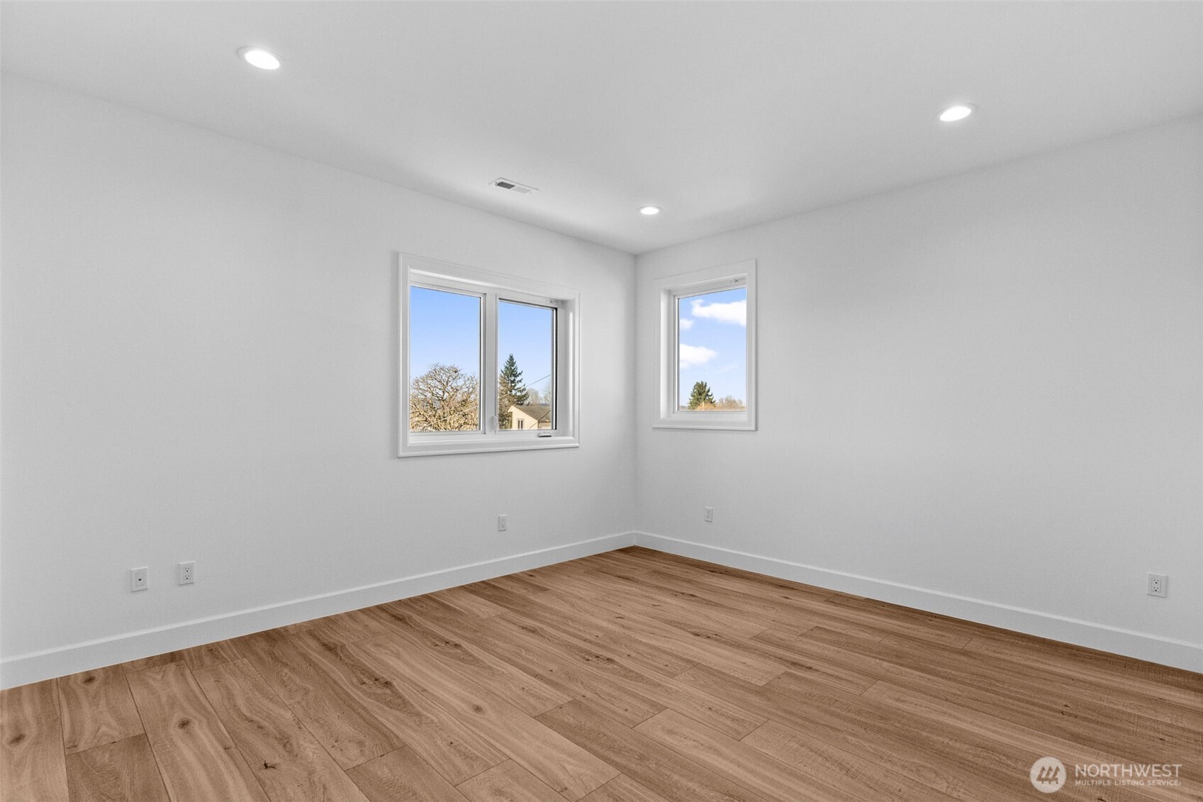 437 Hazel Avenue N, Kent, WA 98030