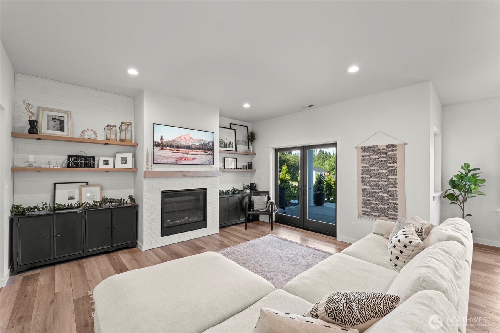 5946 SE Lake Valley Road , Port Orchard, WA 98367