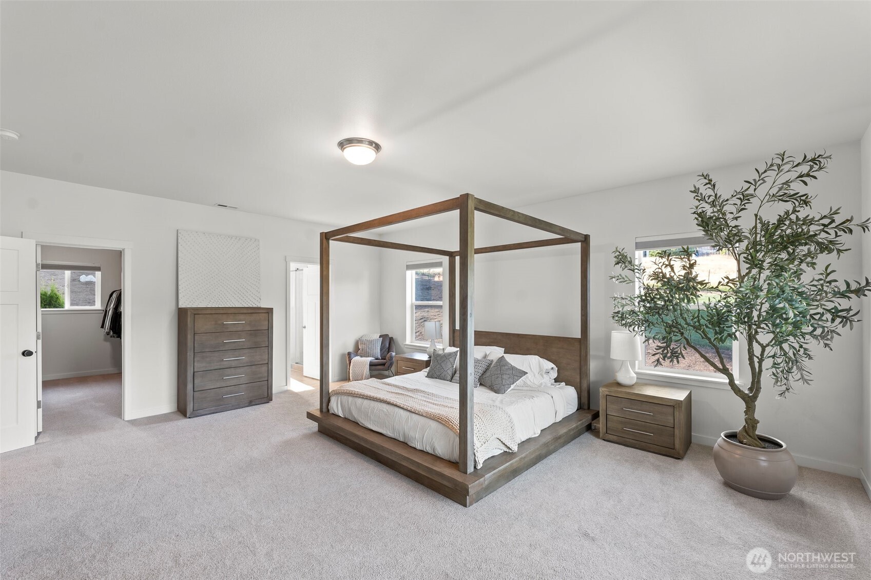 5946 SE Lake Valley Road , Port Orchard, WA 98367