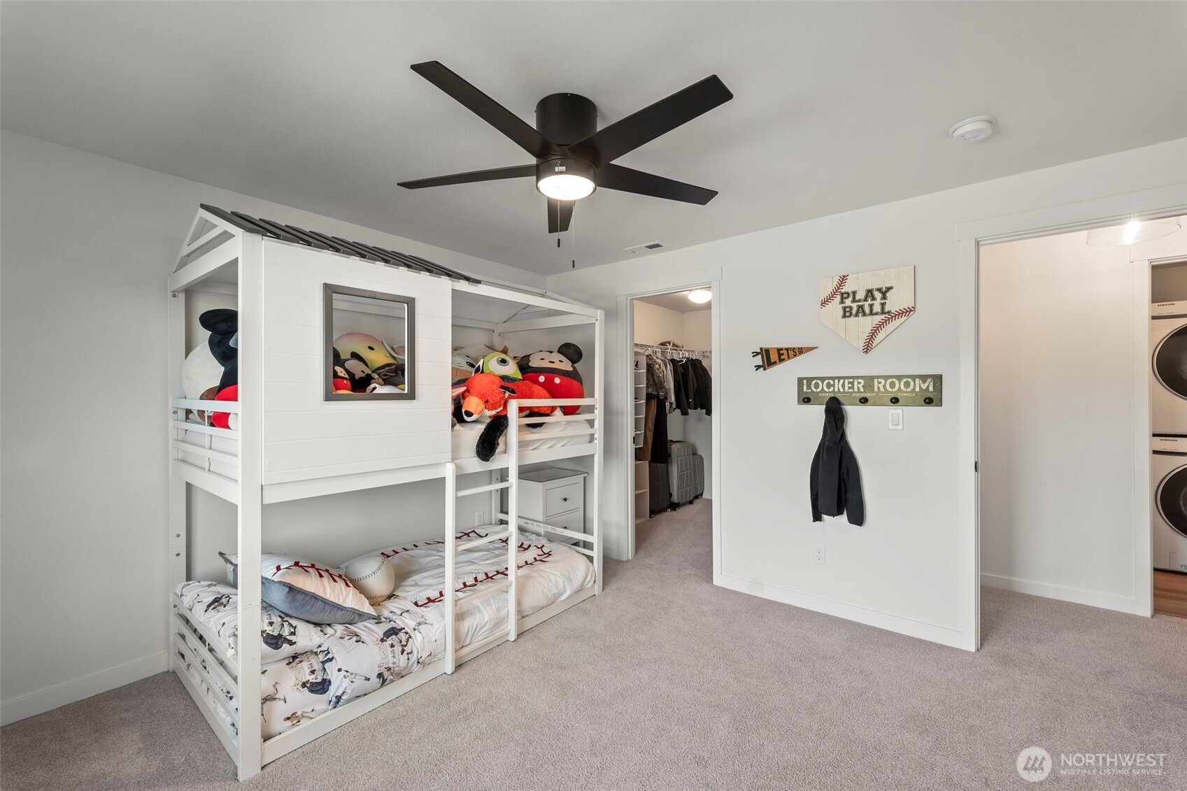 5946 SE Lake Valley Road , Port Orchard, WA 98367