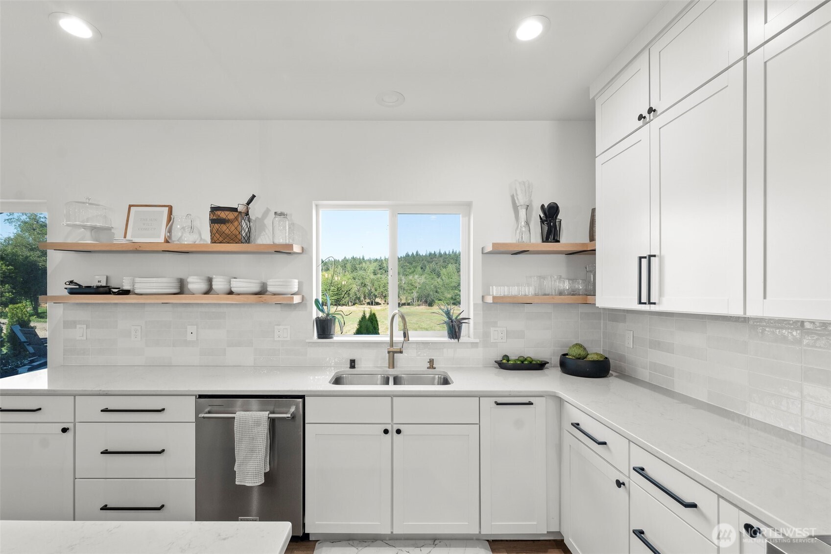 5946 SE Lake Valley Road , Port Orchard, WA 98367