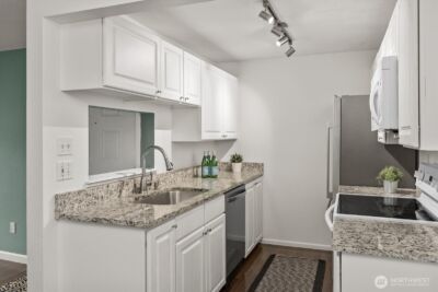 14200 NE 171st St #E104, Woodinville, WA 98072 - Photo 11
