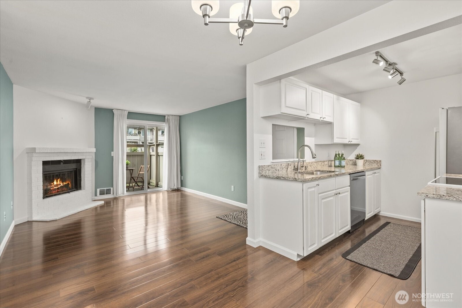 14200 NE 171st St #E104, Woodinville, WA 98072