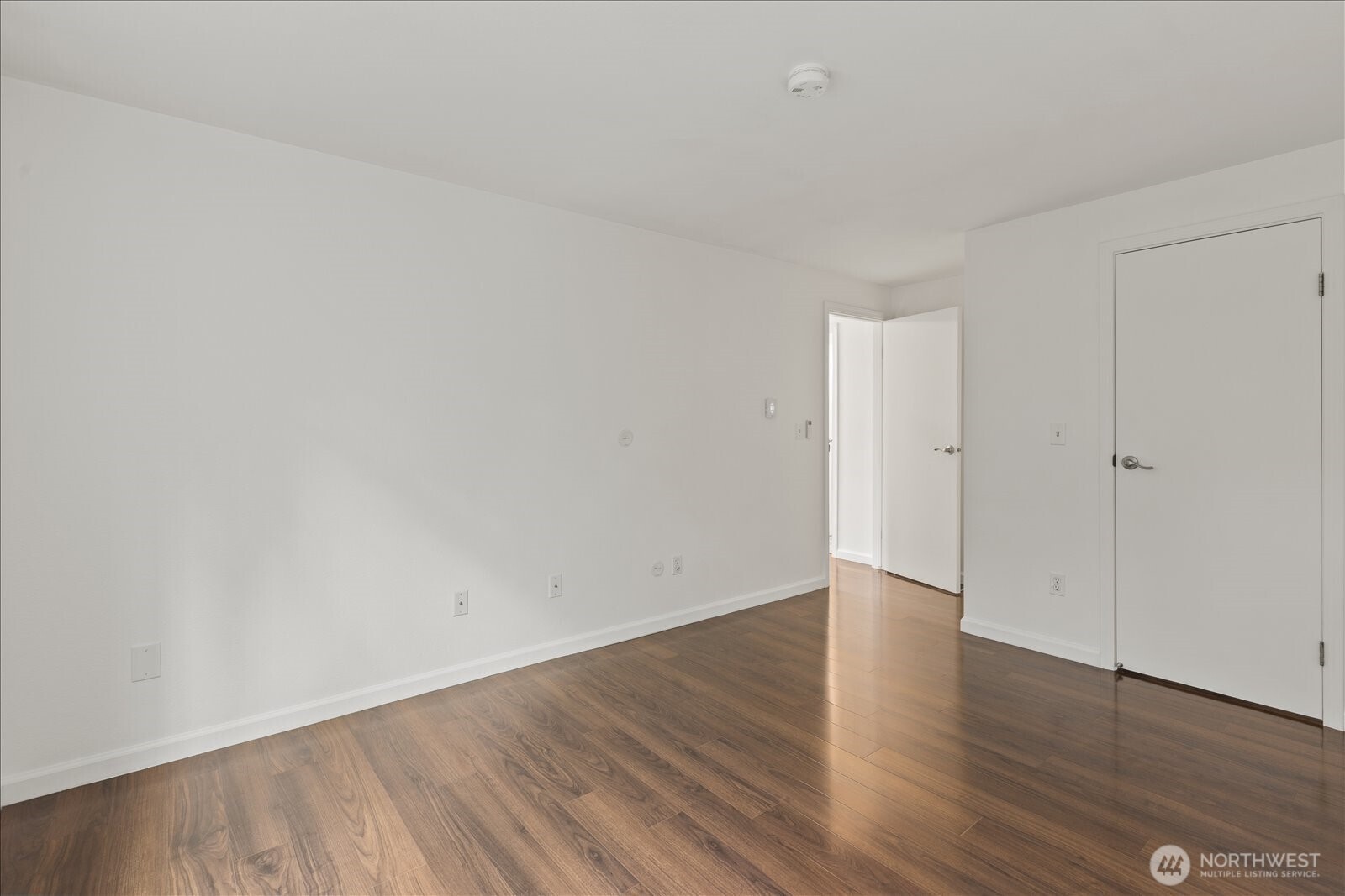 14200 NE 171st St #E104, Woodinville, WA 98072