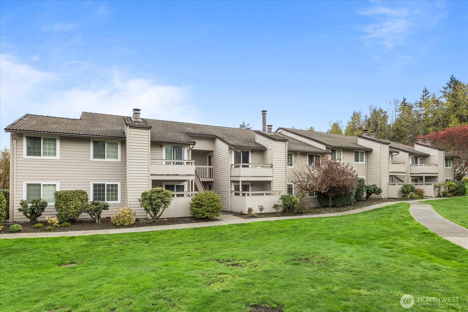 14200 NE 171st St #E104, Woodinville, WA 98072