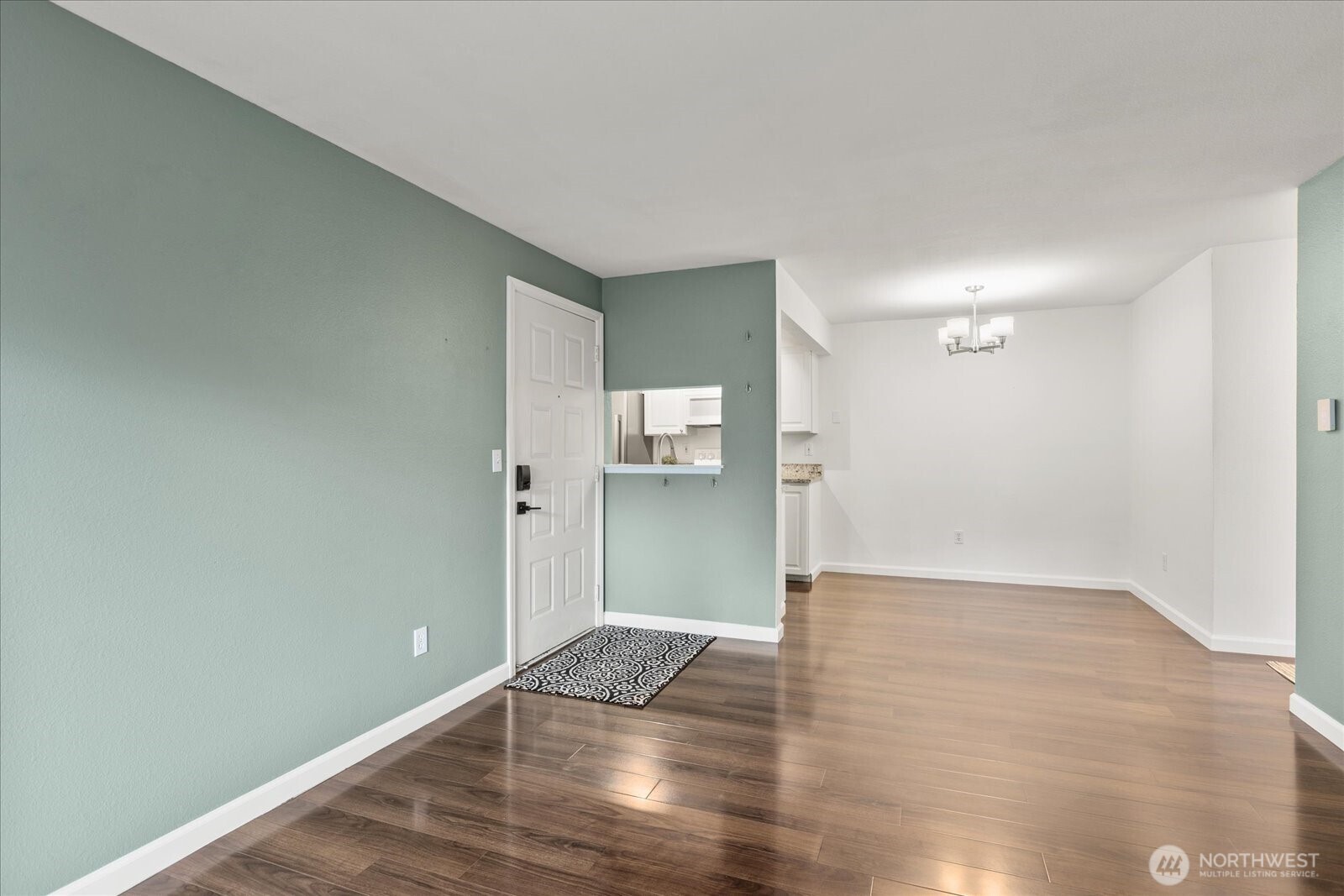 14200 NE 171st St #E104, Woodinville, WA 98072