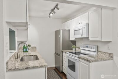 14200 NE 171st St #E104, Woodinville, WA 98072 - Photo 10
