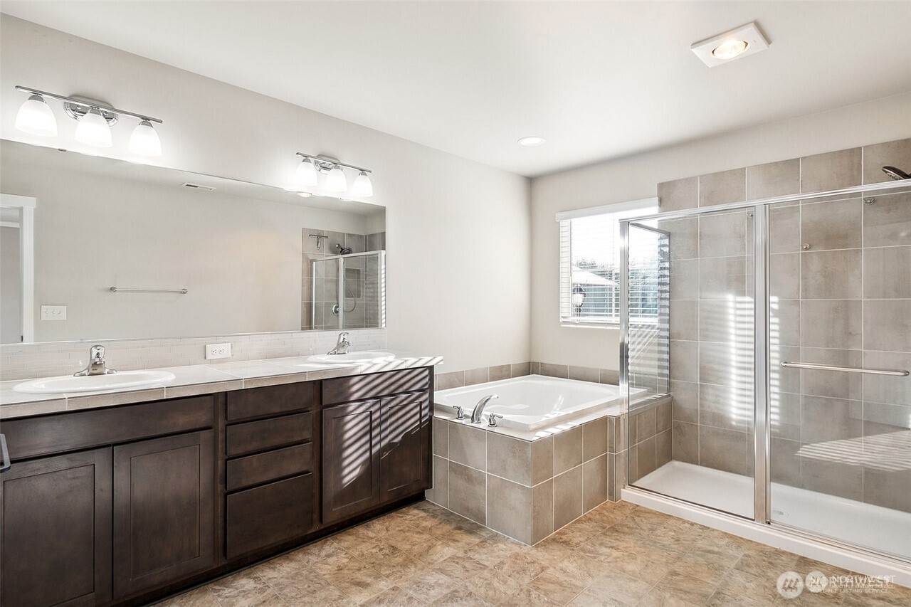 6930 Oleander Ave NE , Lacey, WA 98516