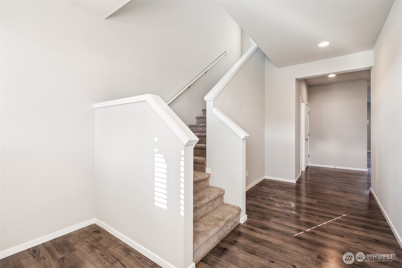 6930 Oleander Ave NE , Lacey, WA 98516