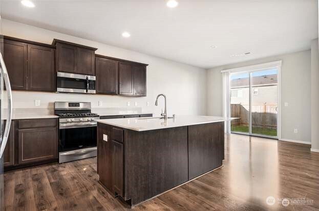 6930 Oleander Ave NE , Lacey, WA 98516