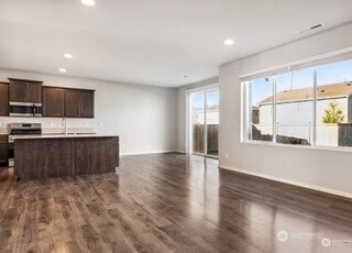 6930 Oleander Ave NE , Lacey, WA 98516