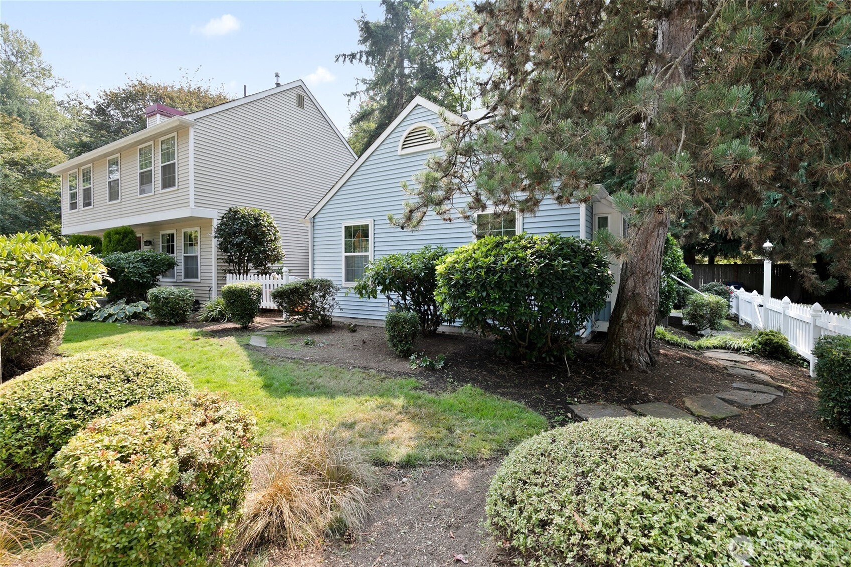 10025 NE 129th Place , Kirkland, WA 98034