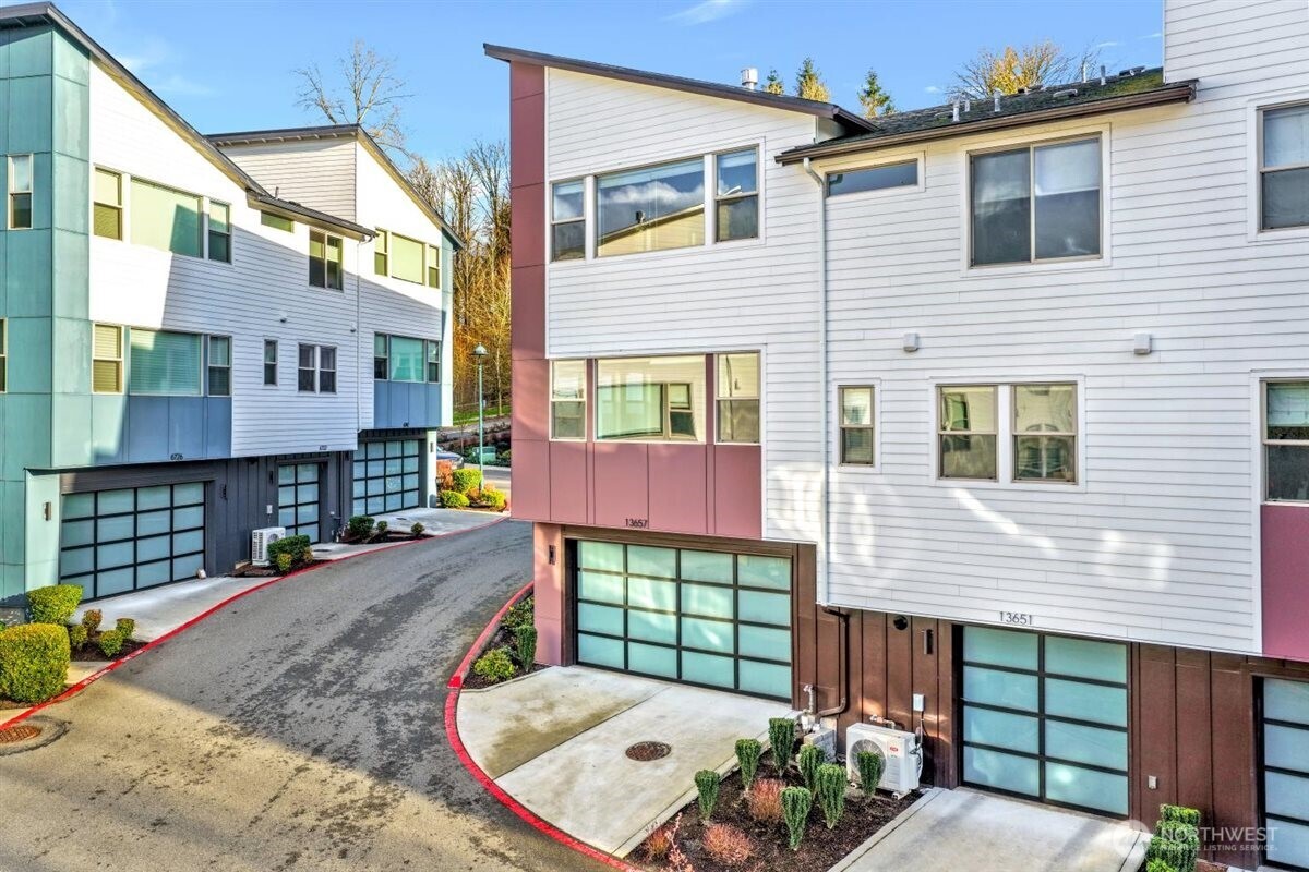 13657 SE 67th Lane #8H-3, Newcastle, WA 98059