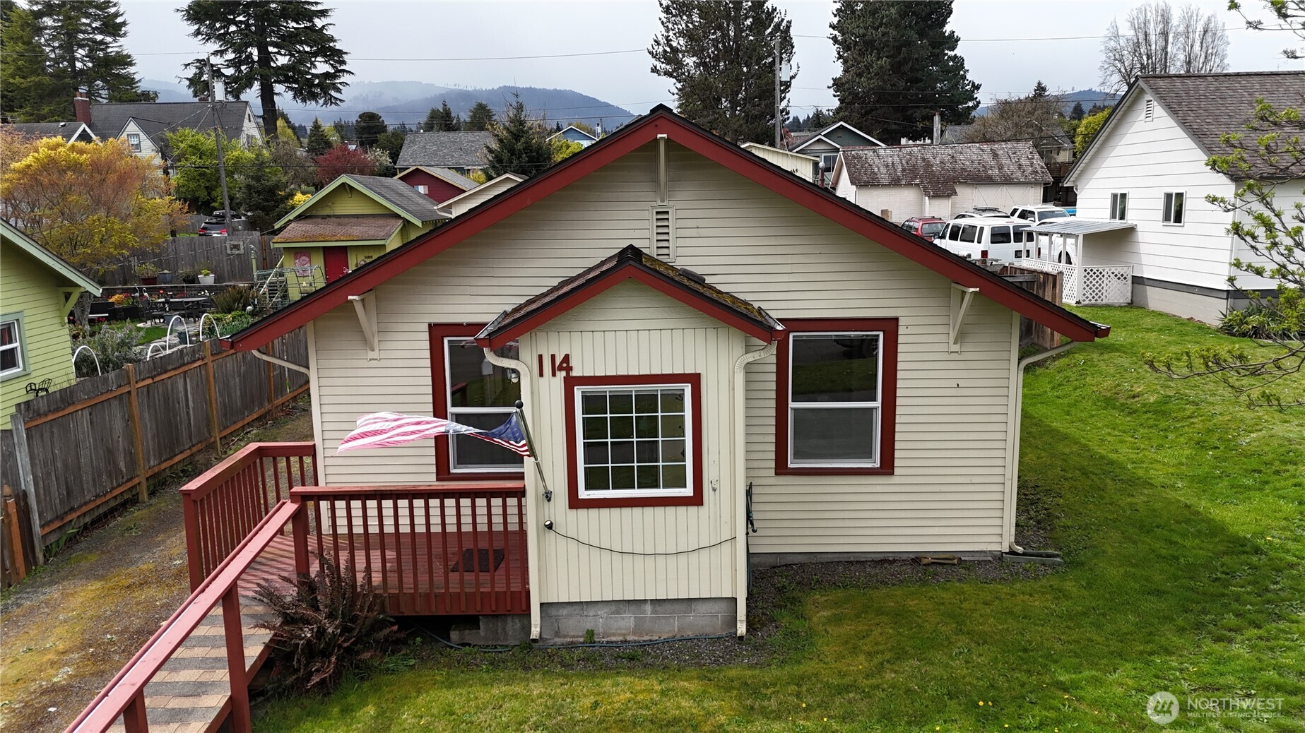 114 W 9 TH , Port Angeles, WA 98362