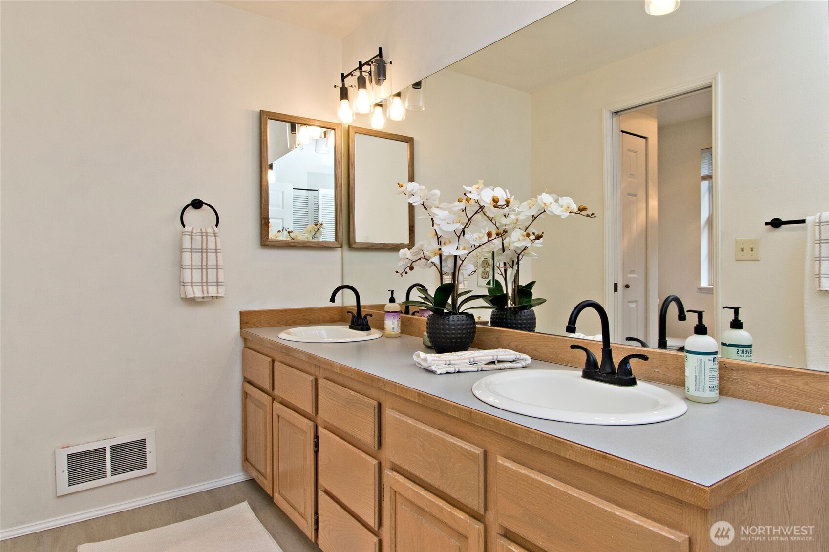 23811 SE 374th Street , Enumclaw, WA 98022