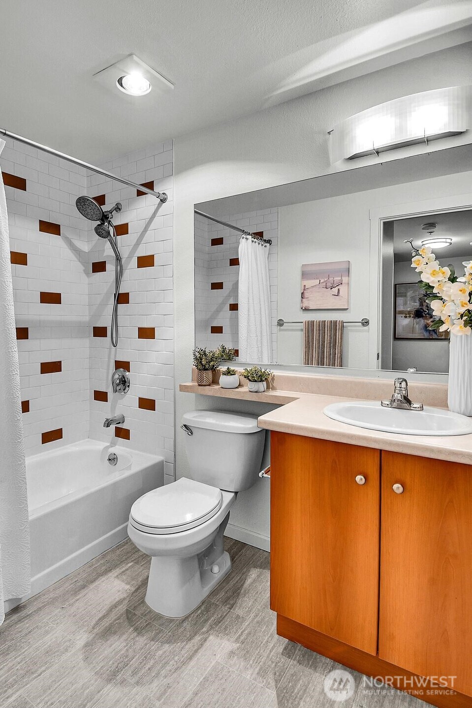 12404 E Gibson Road #B-304, Everett, WA 98204