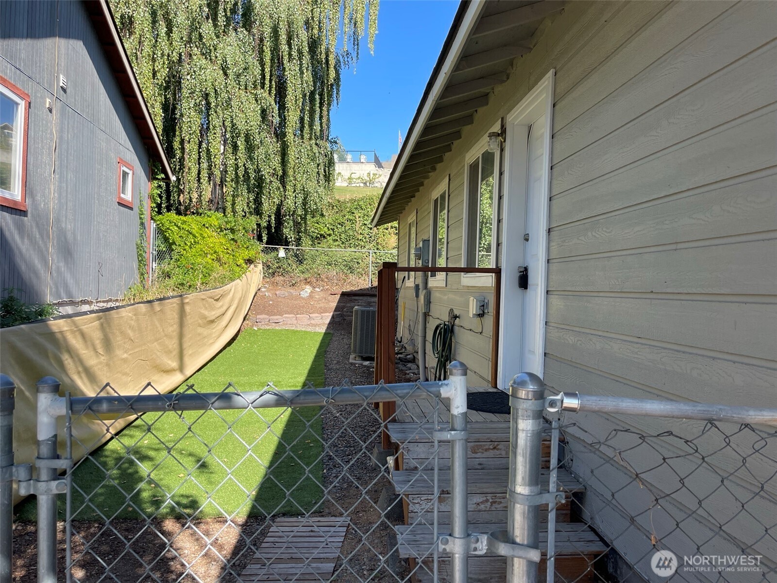 380 N Shore Court , Manson, WA 98831