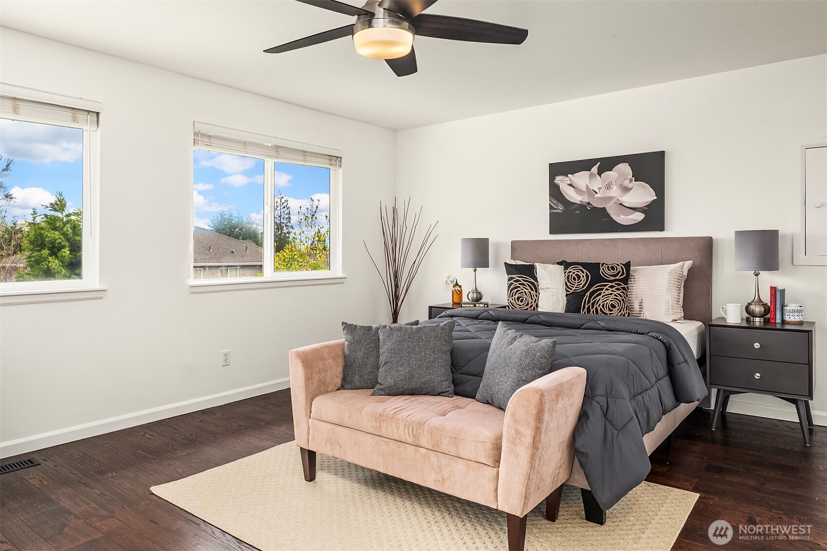 5709 NE 3rd Place , Renton, WA 98059