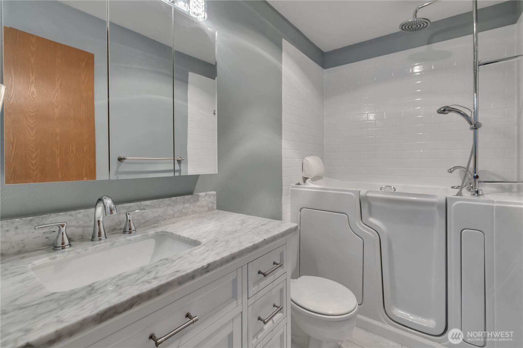 115 3rd Avenue NW, Pacific, WA 98047