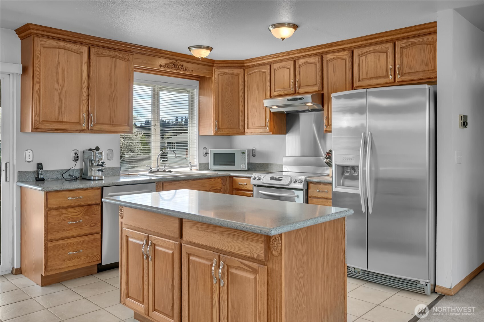 115 3rd Avenue NW, Pacific, WA 98047