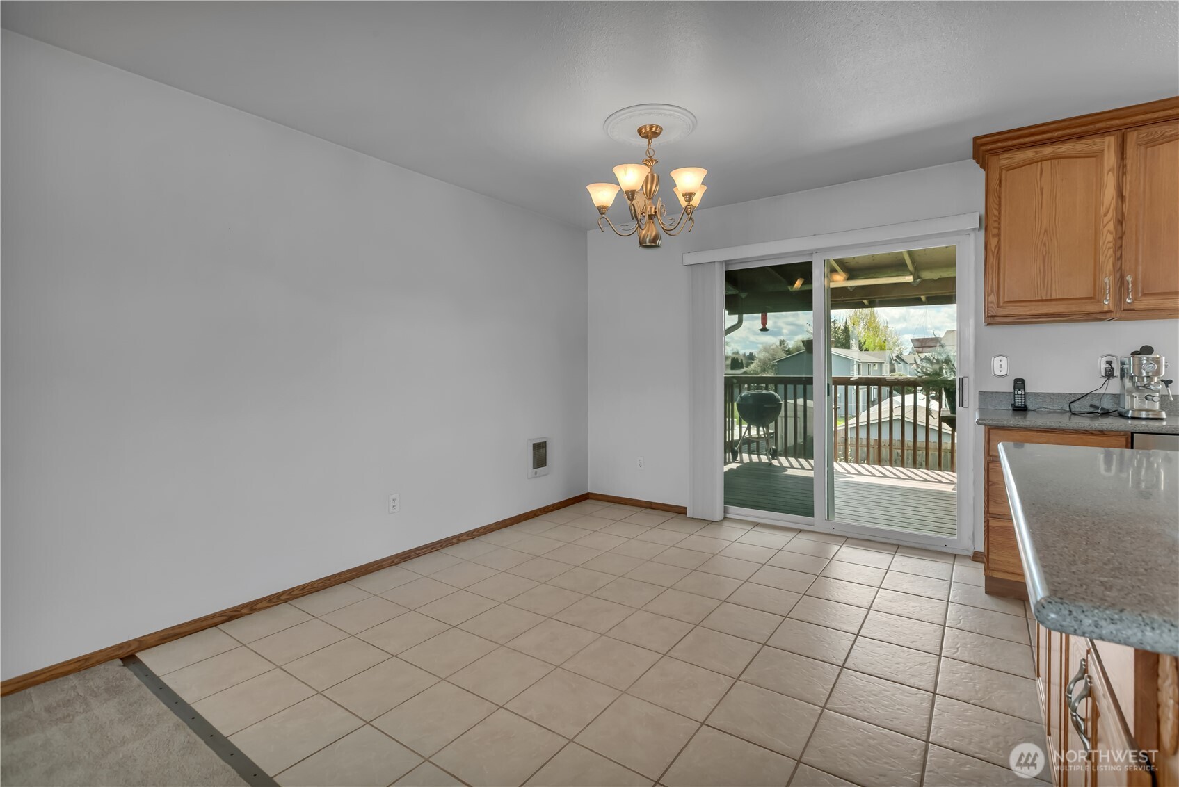 115 3rd Avenue NW, Pacific, WA 98047