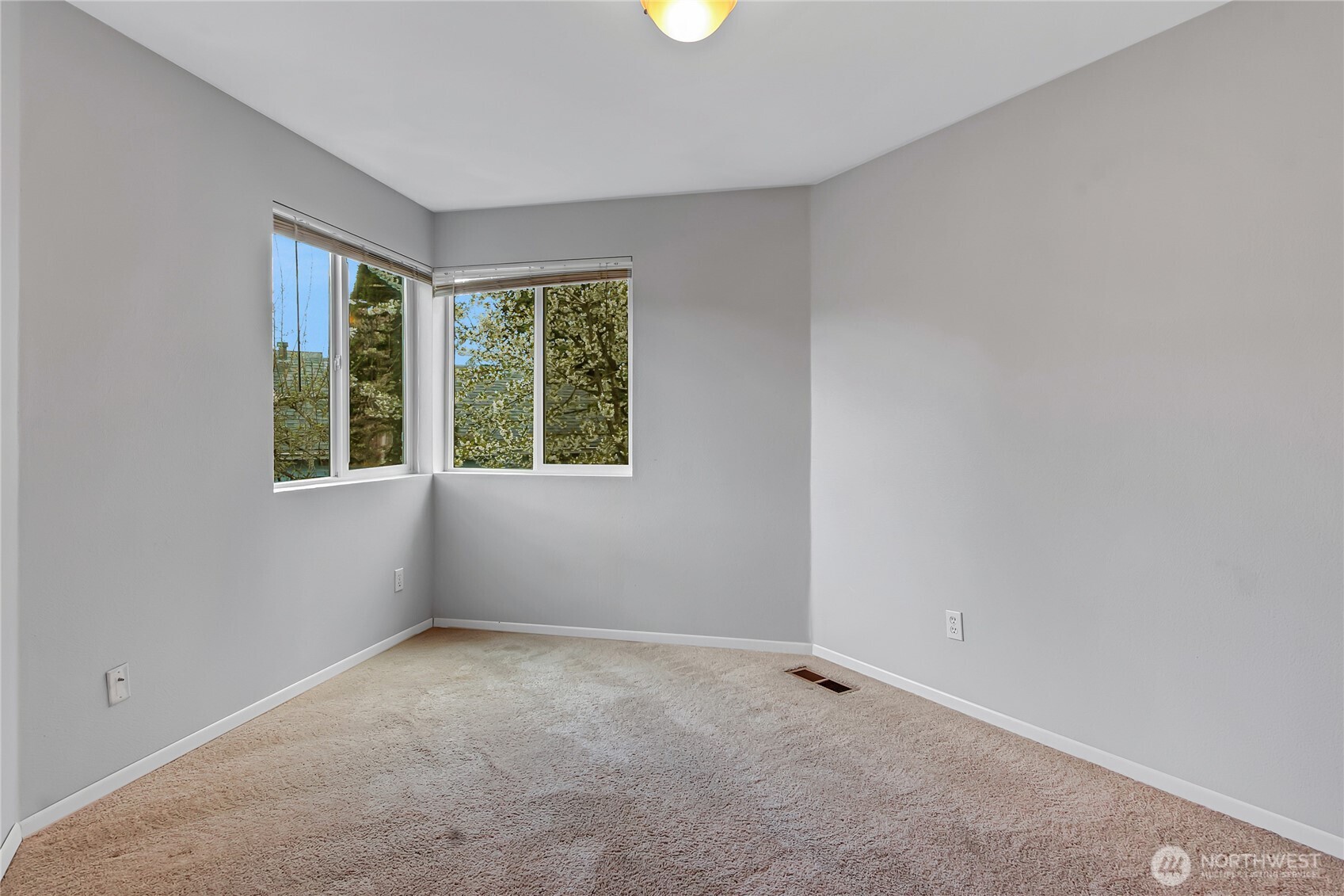 26407 118th Place SE, Kent, WA 98030