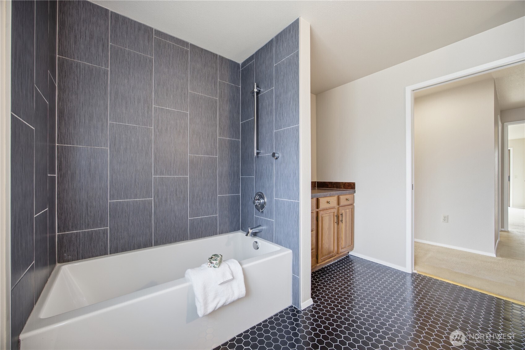 19188 Holmstrom Road , Mount Vernon, WA 98273