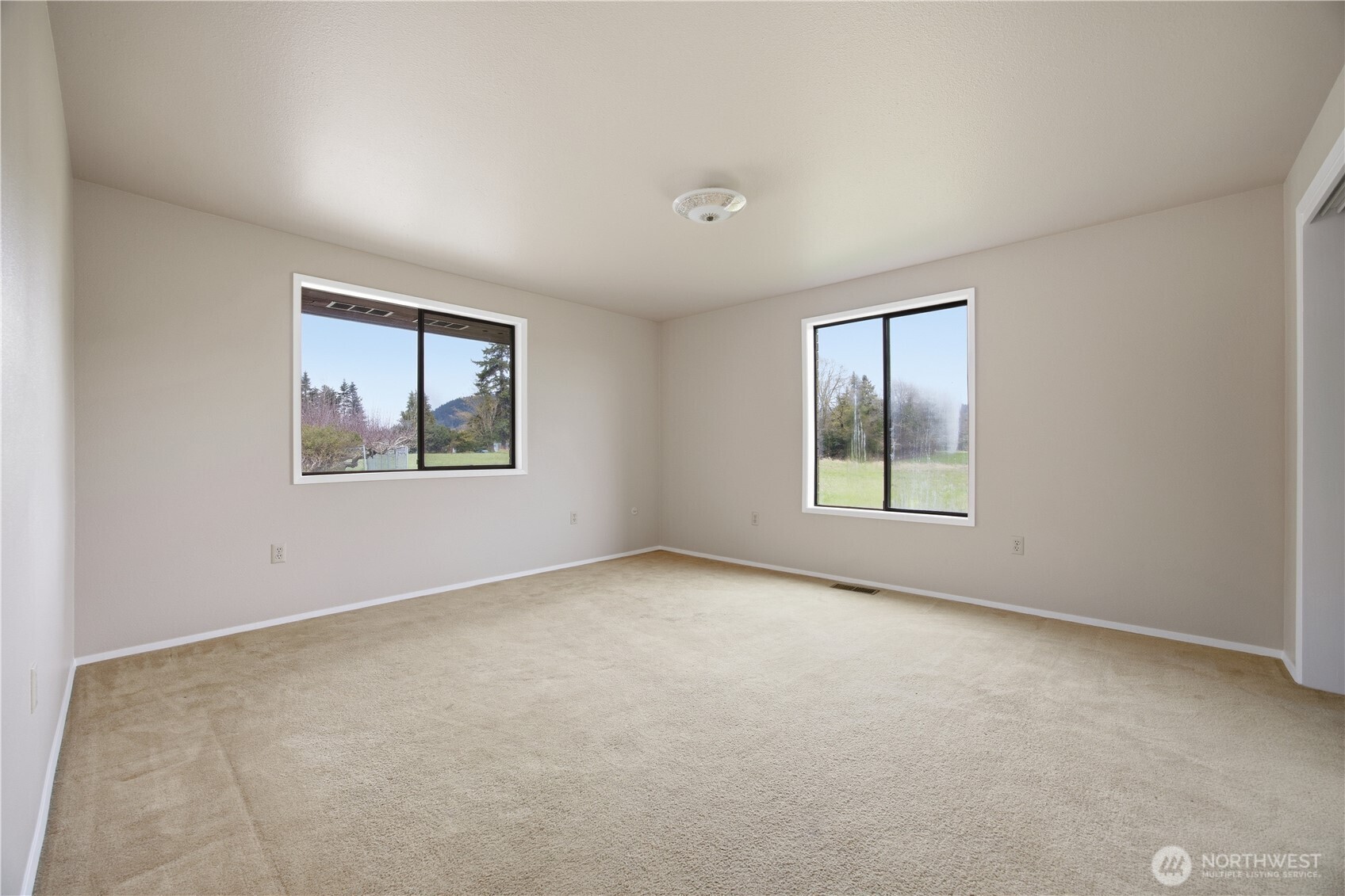 19188 Holmstrom Road , Mount Vernon, WA 98273