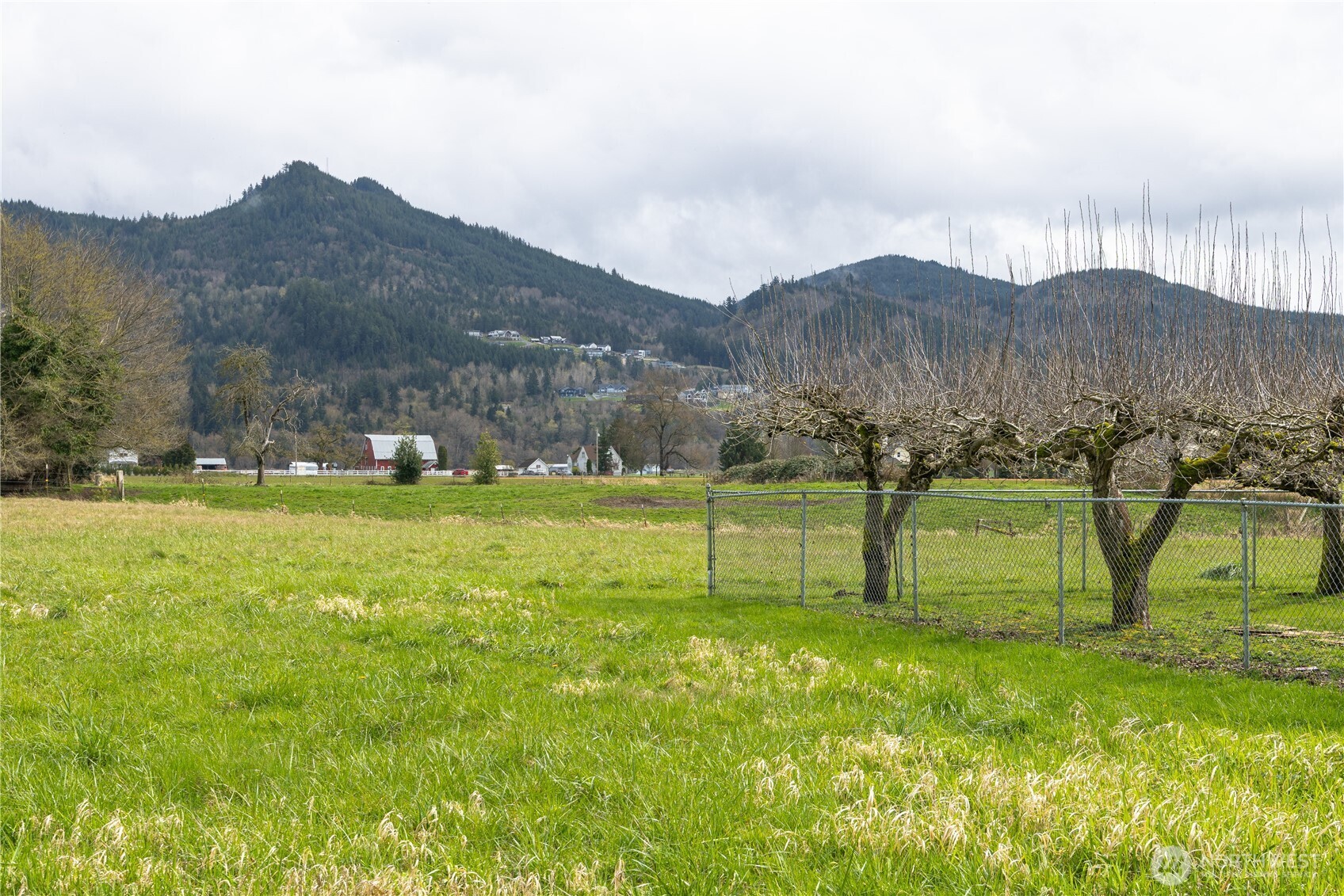 19188 Holmstrom Road , Mount Vernon, WA 98273