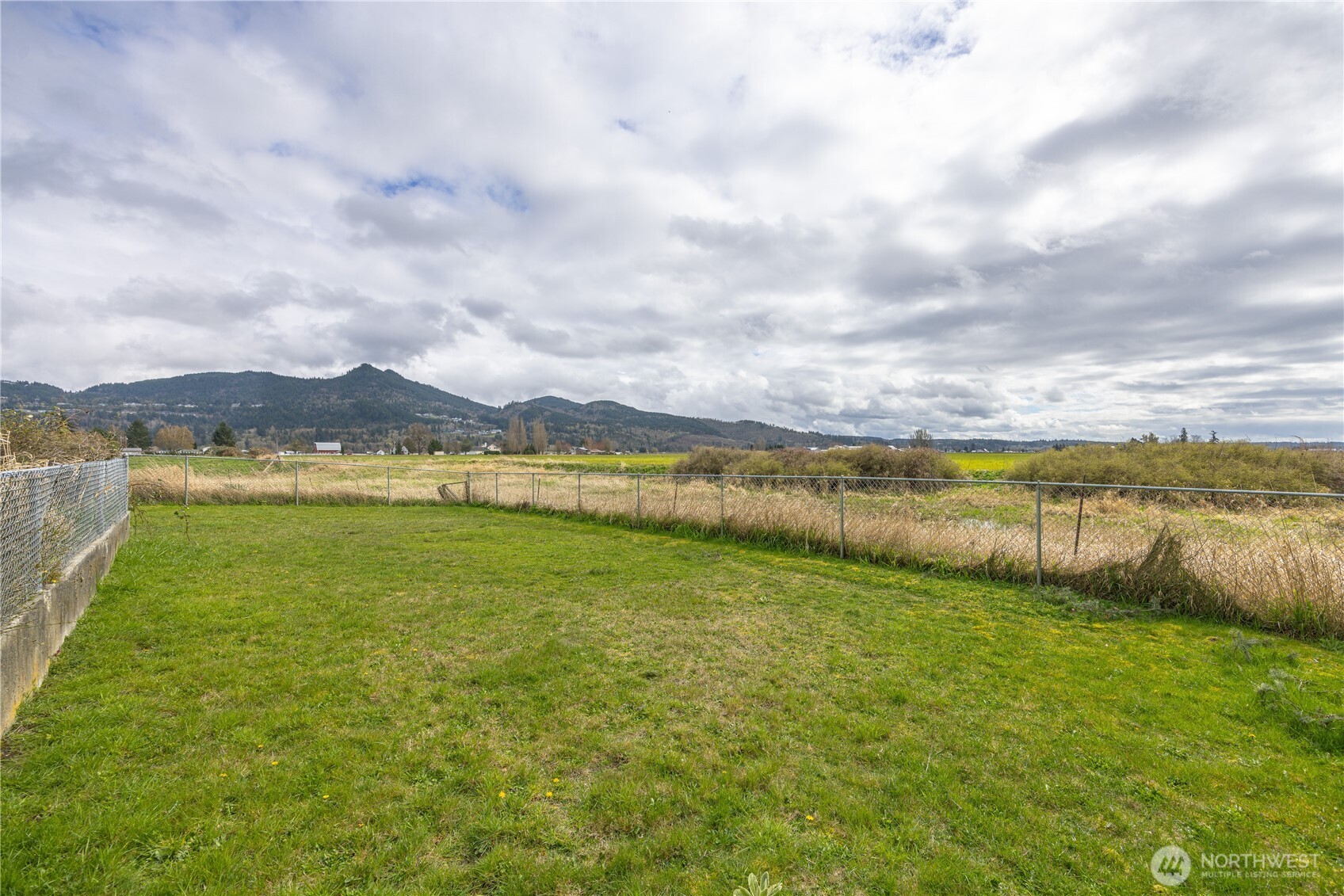 19188 Holmstrom Road , Mount Vernon, WA 98273