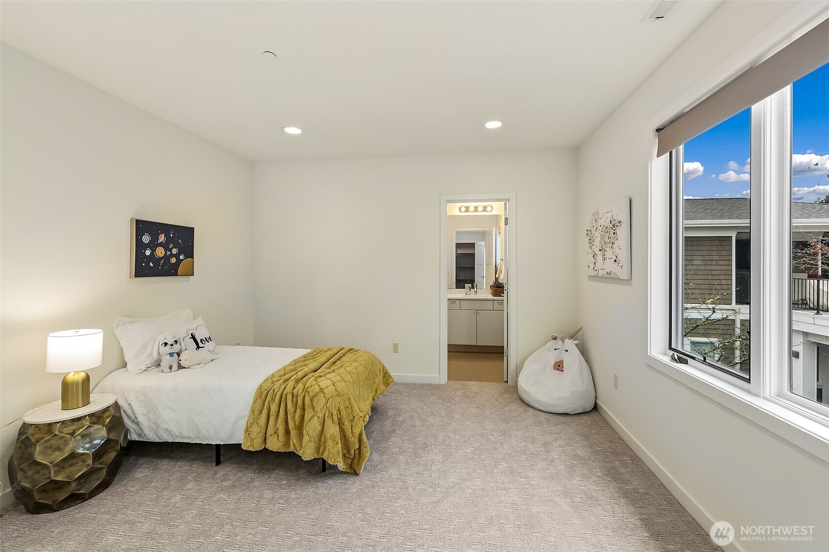 526 14th Avenue W, Kirkland, WA 98033