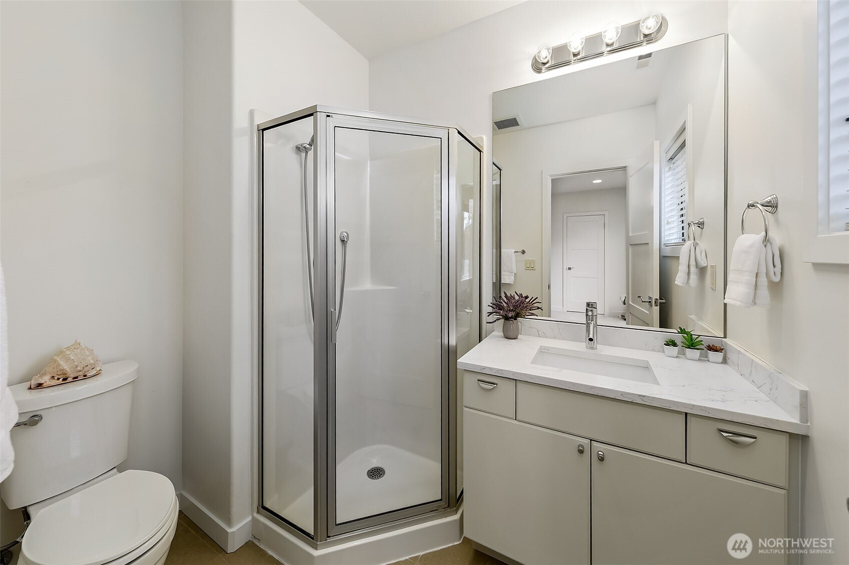 526 14th Avenue W, Kirkland, WA 98033