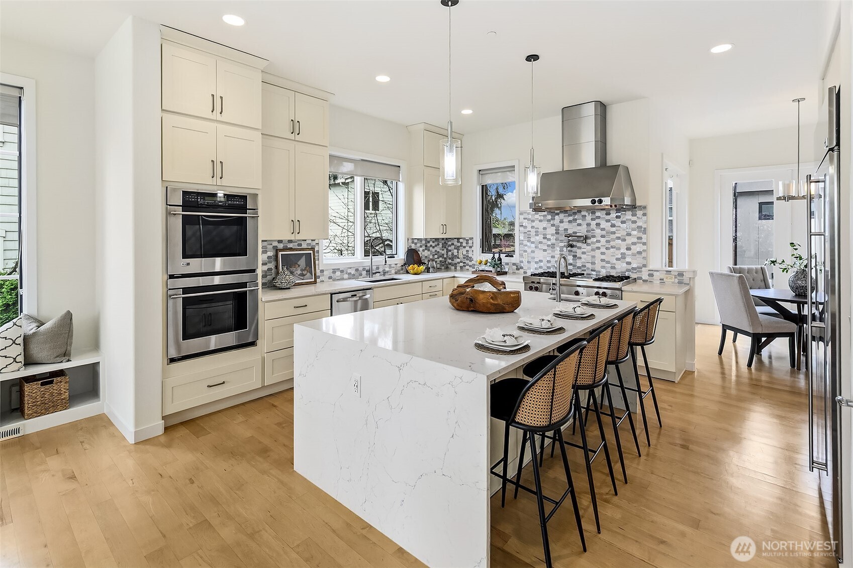 526 14th Avenue W, Kirkland, WA 98033
